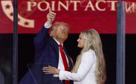 Trump califica a Kirk como uno de »los más grandes patriotas»