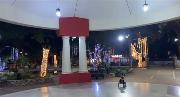 Avanzan encendido de las luces parque de Mao Avanzan encendido de las luces parque de Mao