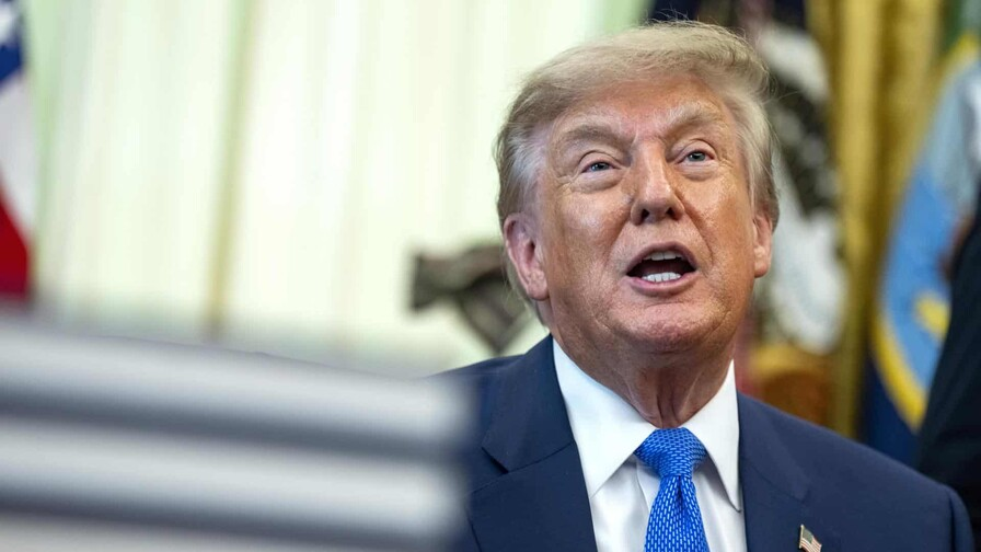Trump acusa a Irán de «hablar mucho y hacer poco» e insiste en que EE.UU. controla Ormuz