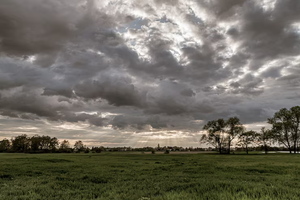 LA TARDE AMENAZA LLUVIA