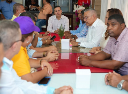 El secretario general del PLD, Johnny Pujols, en la provincia María Trinidad Sánchez.