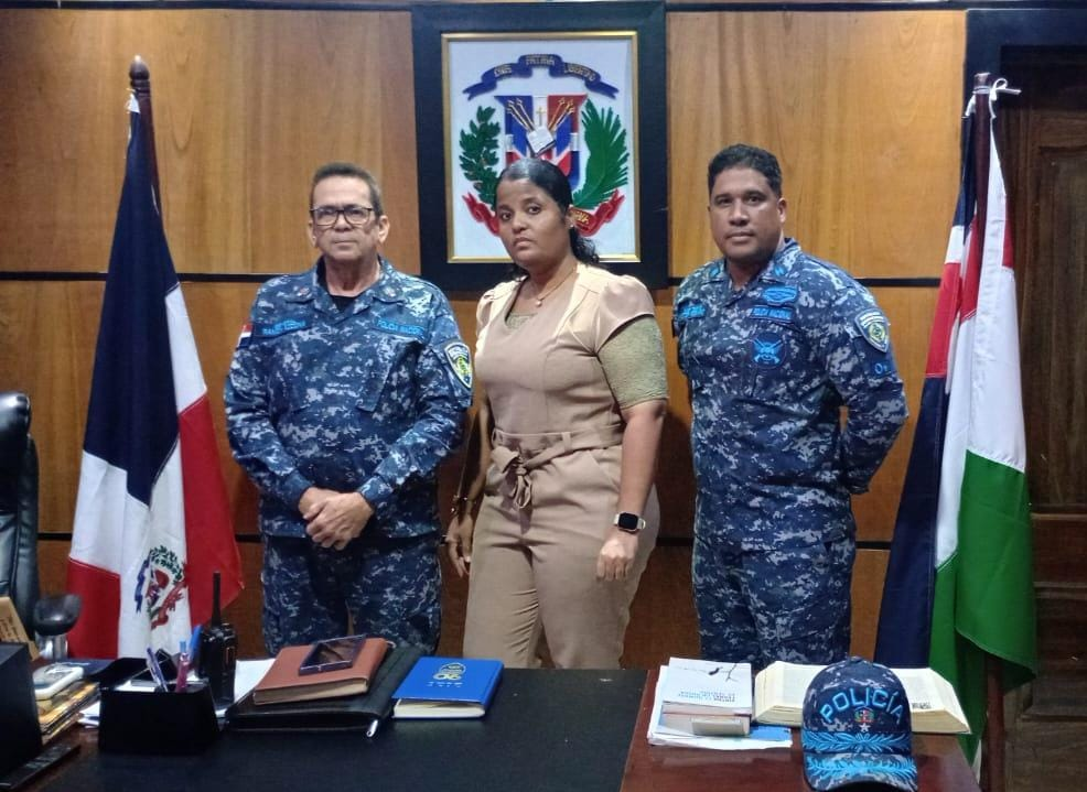 Director Regional Noroeste de la Policía recibe a nueva encargada de fundación Derechos Humanos Global en Mao Director Regional Noroeste de la Policía recibe a nueva encargada de fundación Derechos Humanos Global en Mao