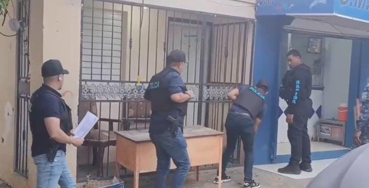 Policía ocupa 61 gramos de presunta marihuana, bebidas adulteradas y un machete durante allanamiento en Mao Policía ocupa 61 gramos de presunta marihuana, bebidas adulteradas y un machete durante allanamiento en Mao